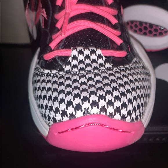 Reebok Questions - Picture 2 of 6